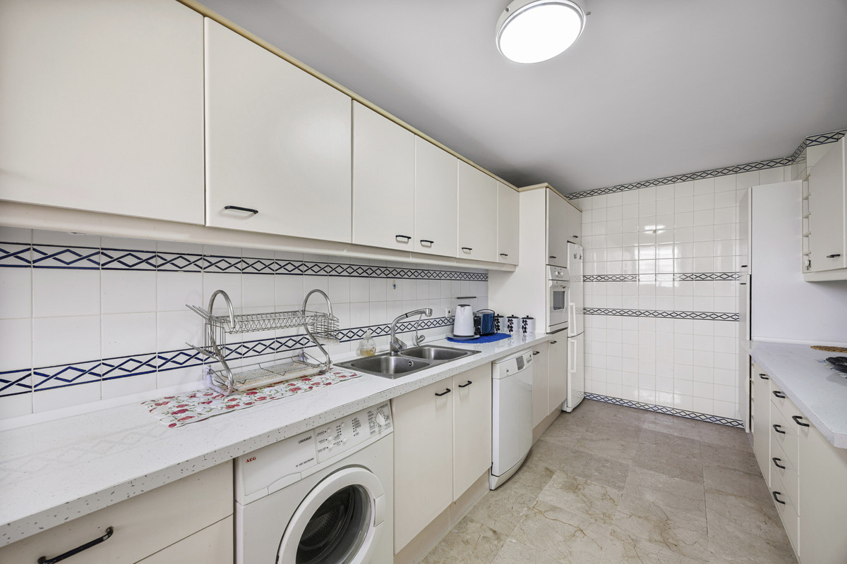 2 Bed Apartment for sale in Guadalmina Alta Costa Del Sol, Málaga, Spain