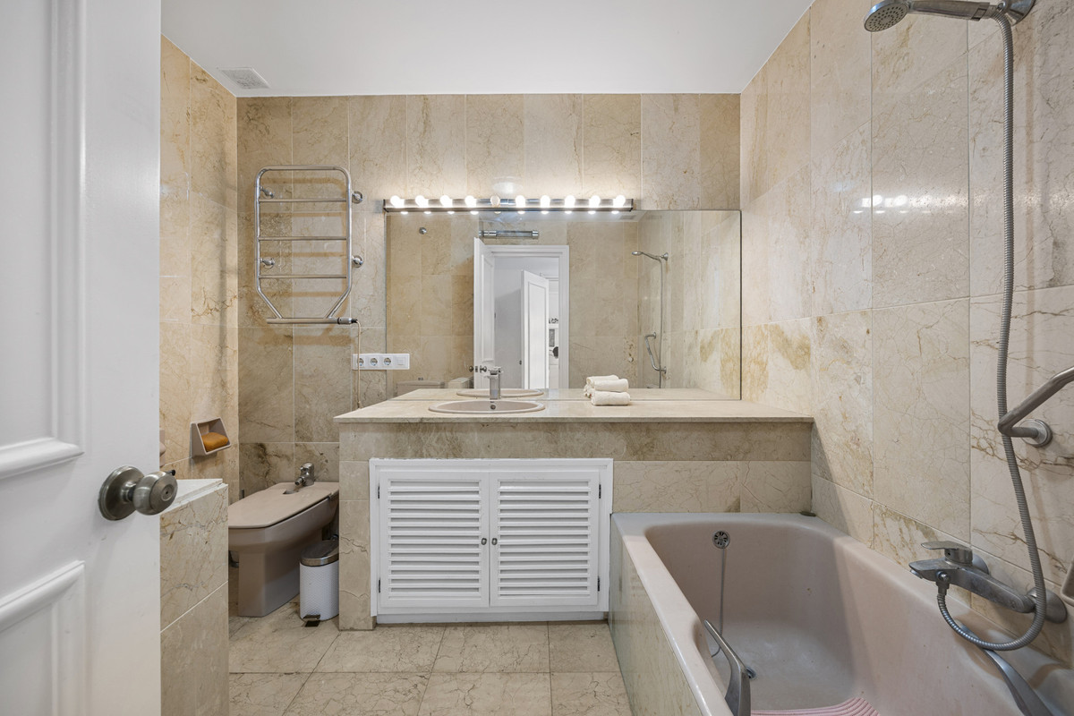 2 Bed Apartment for sale in Guadalmina Alta Costa Del Sol, Málaga, Spain