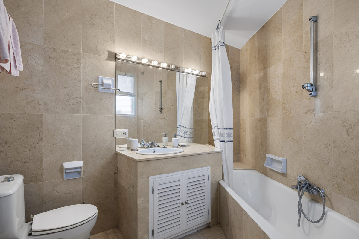 2 Bed Apartment for sale in Guadalmina Alta Costa Del Sol, Málaga, Spain