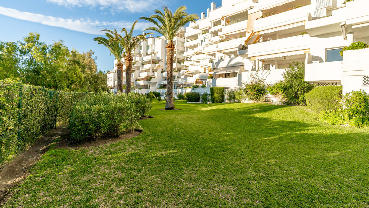 2 Bed Apartment for sale in Guadalmina Alta Costa Del Sol, Málaga, Spain