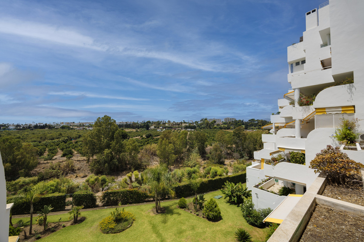 2 Bed Apartment for sale in Guadalmina Alta Costa Del Sol, Málaga, Spain
