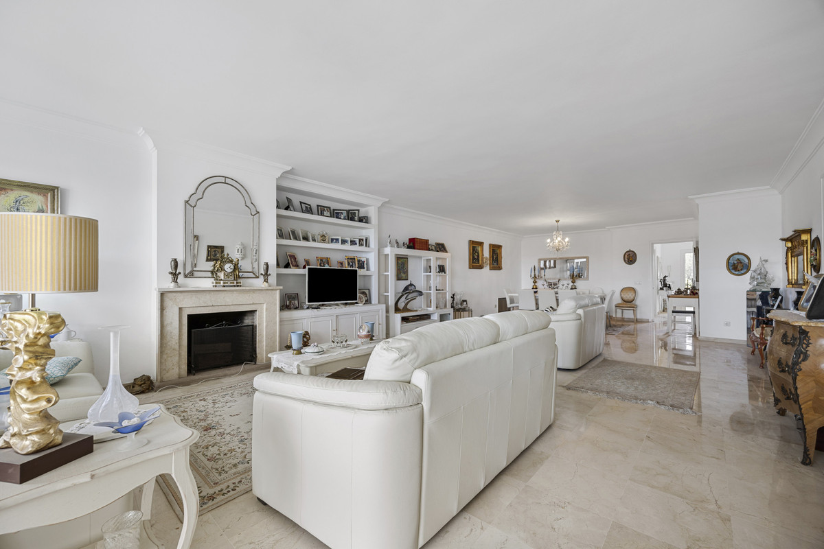 2 Bed Apartment for sale in Guadalmina Alta Costa Del Sol, Málaga, Spain
