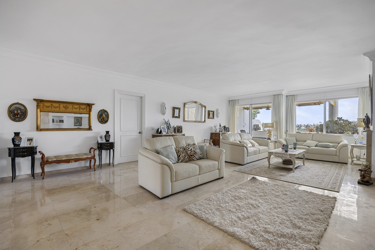 2 Bed Apartment for sale in Guadalmina Alta Costa Del Sol, Málaga, Spain