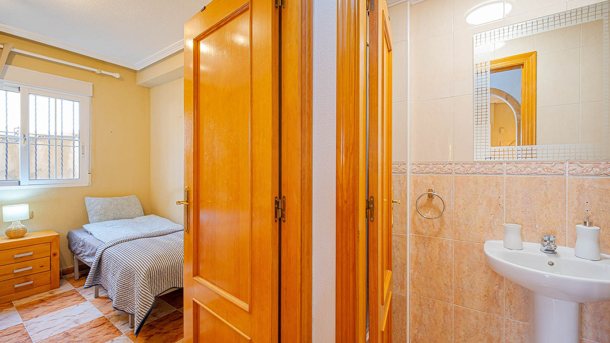 3 Bed Townhouse for sale in Lomas De Cabo Roig Costa Blanca, Alicante, Spain