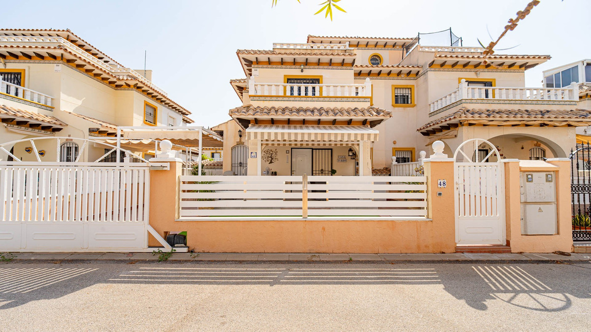 3 Bed Townhouse for sale in Lomas De Cabo Roig Costa Blanca, Alicante, Spain