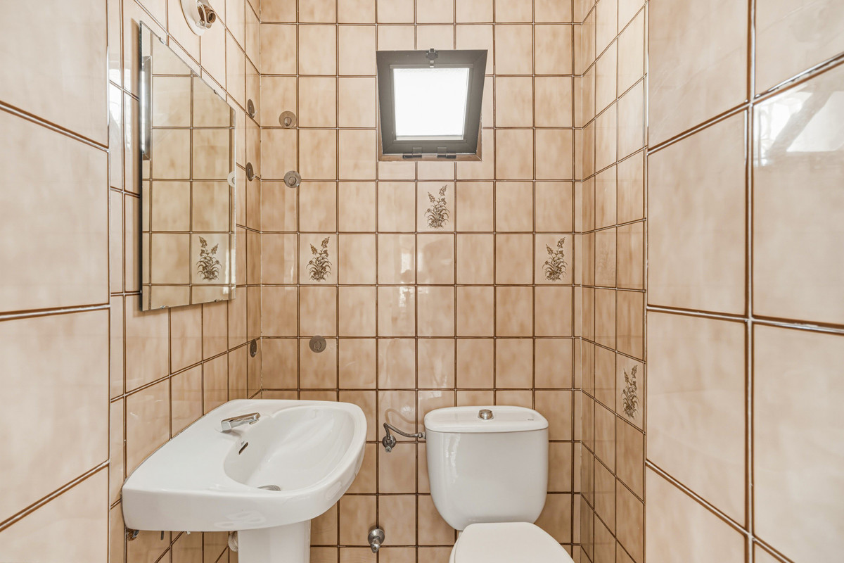 2 Bed Townhouse for sale in Nueva Andalucía Costa Del Sol, Málaga, Spain