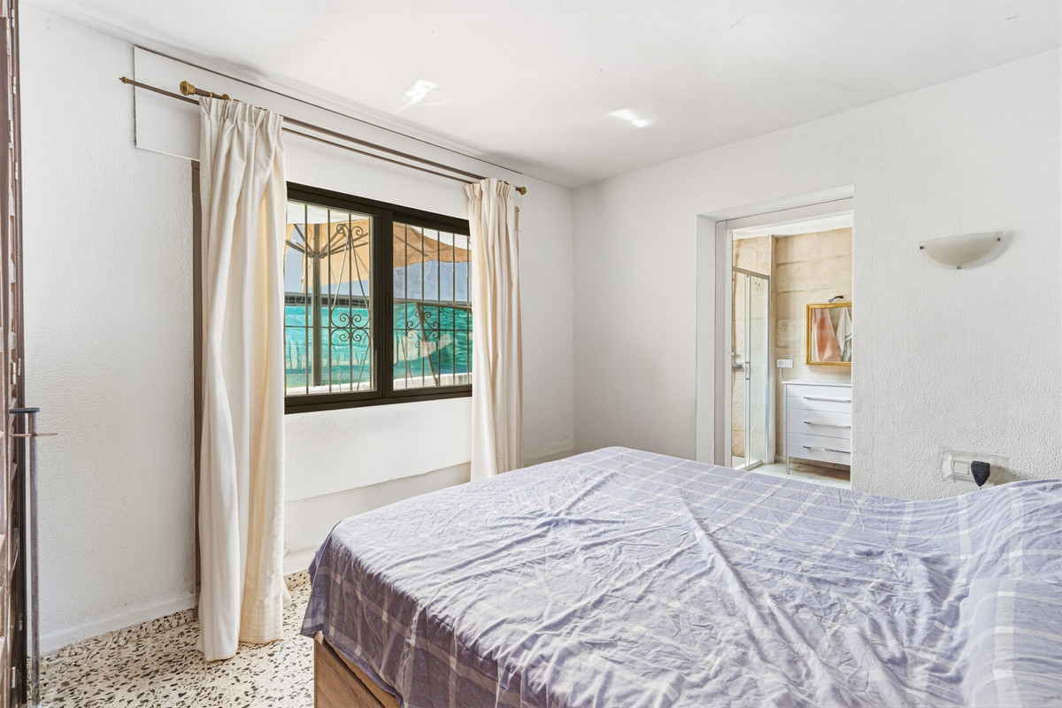 2 Bed Townhouse for sale in Nueva Andalucía Costa Del Sol, Málaga, Spain