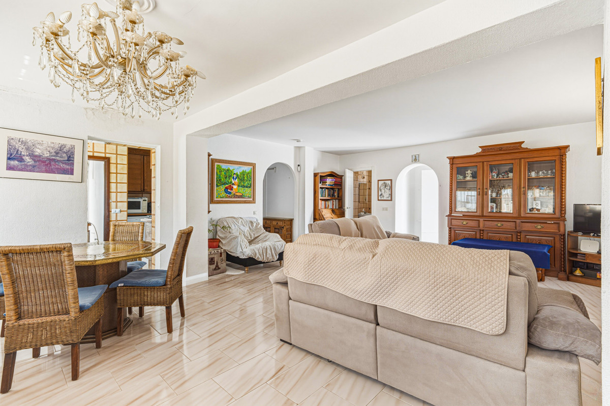 2 Bed Townhouse for sale in Nueva Andalucía Costa Del Sol, Málaga, Spain