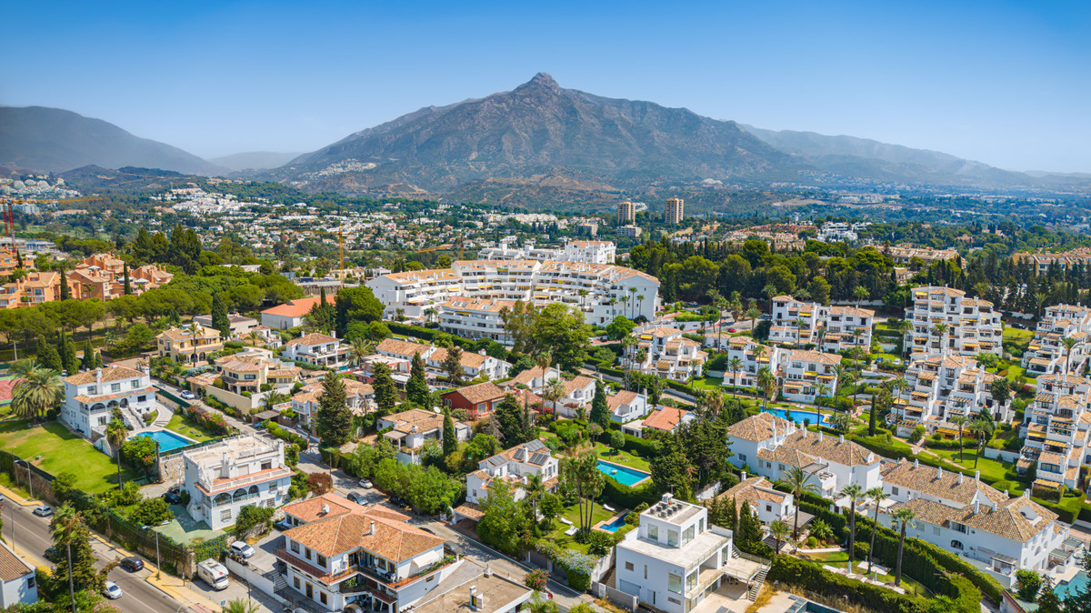 2 Bed Townhouse for sale in Nueva Andalucía Costa Del Sol, Málaga, Spain