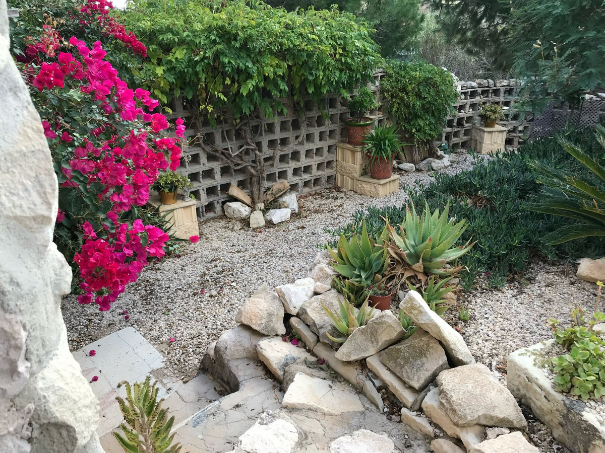 5 Bed Townhouse for sale in Monóvar Costa Blanca, Alicante, Spain