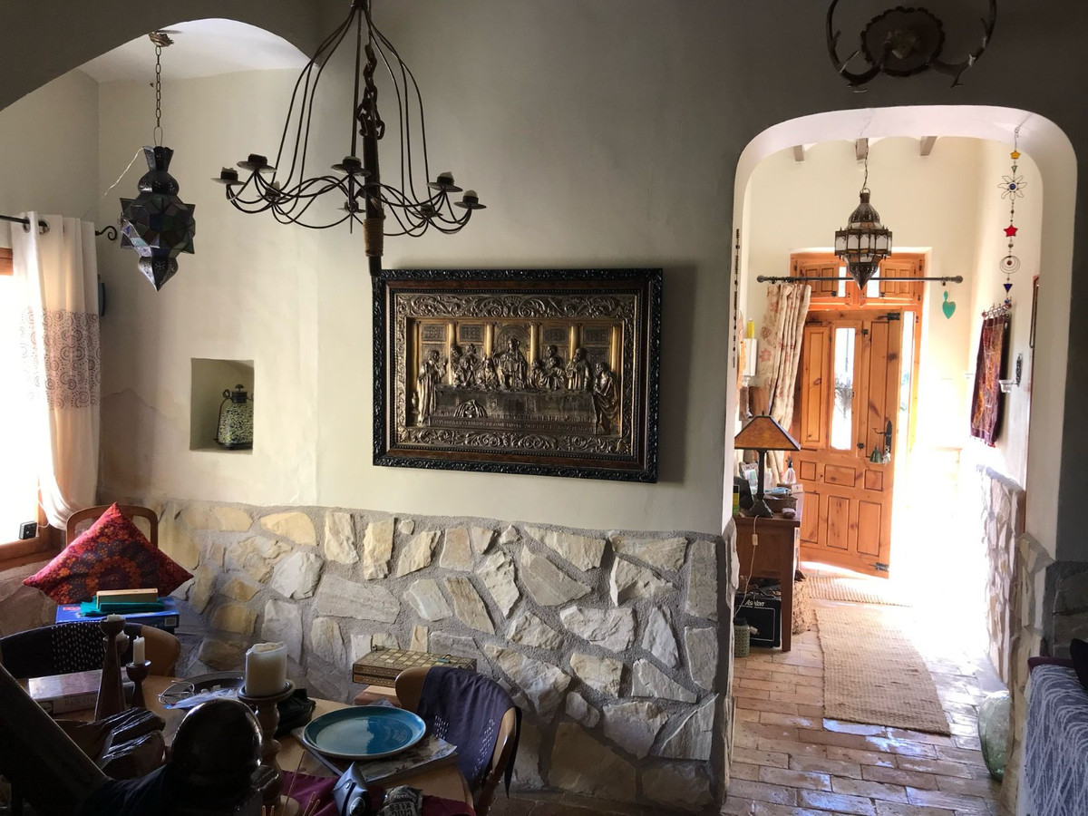 5 Bed Townhouse for sale in Monóvar Costa Blanca, Alicante, Spain