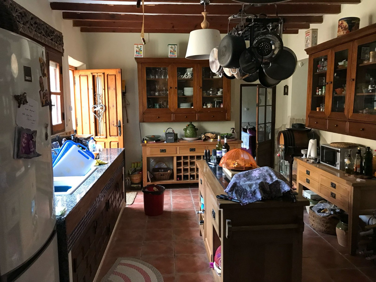 5 Bed Townhouse for sale in Monóvar Costa Blanca, Alicante, Spain