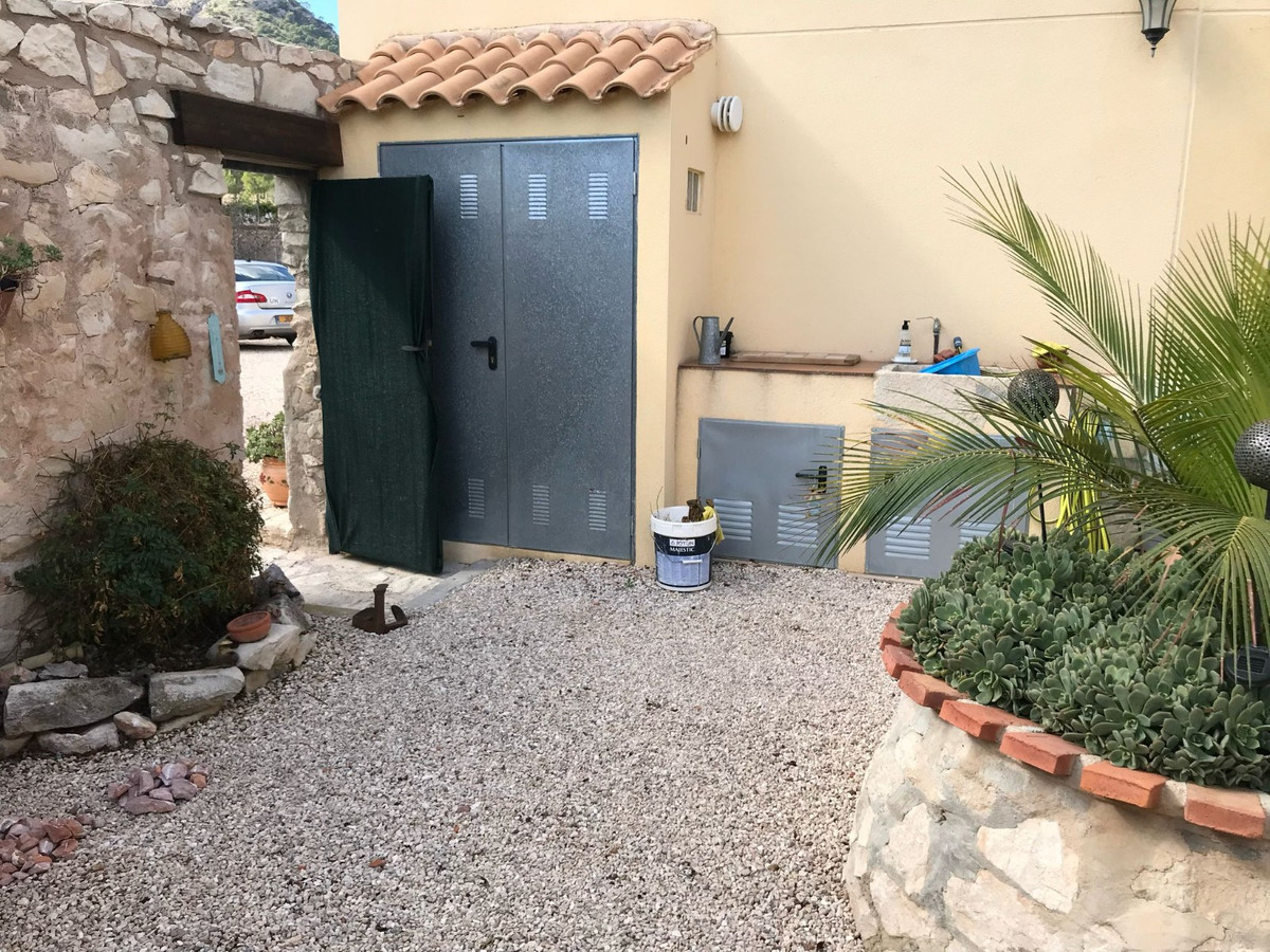 5 Bed Townhouse for sale in Monóvar Costa Blanca, Alicante, Spain