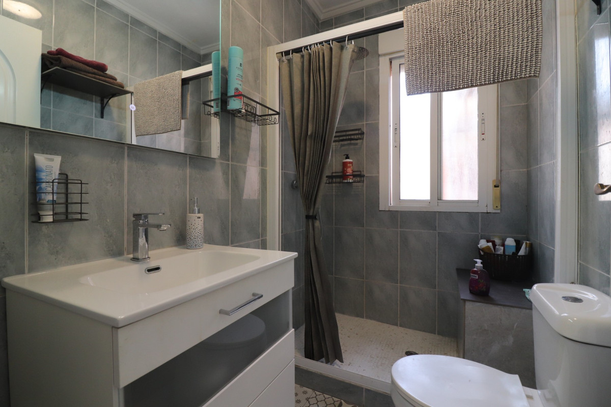 Se vende Pareada de 4 dormitorios en Costa Blanca, Alicante, España