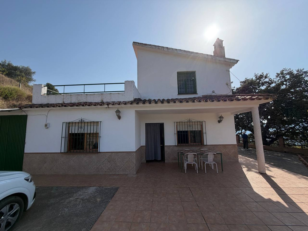 4 Bed Townhouse for sale in Málaga Costa Del Sol, Málaga, Spain