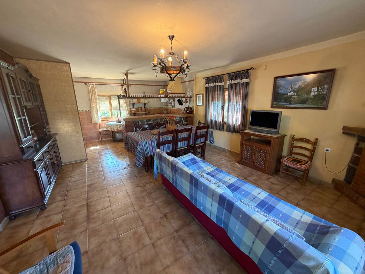 4 Bed Townhouse for sale in Málaga Costa Del Sol, Málaga, Spain