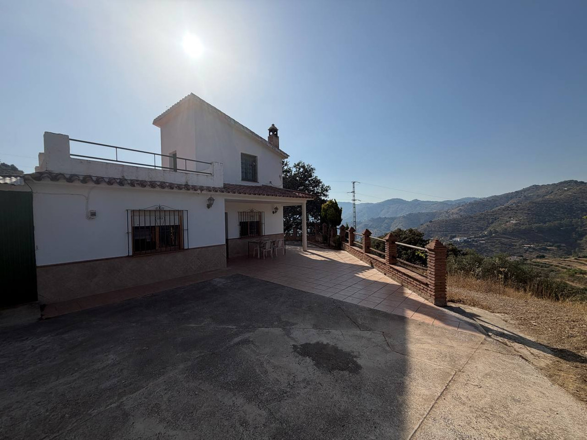 4 Bed Townhouse for sale in Málaga Costa Del Sol, Málaga, Spain