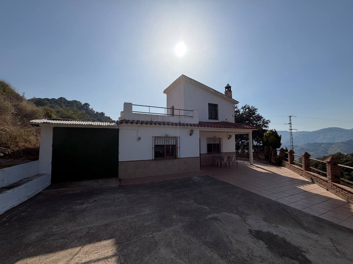 4 Bed Townhouse for sale in Málaga Costa Del Sol, Málaga, Spain