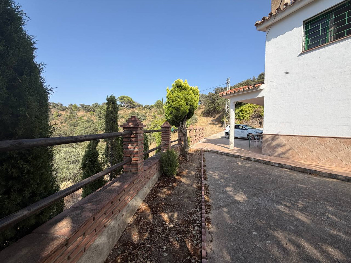 4 Bed Townhouse for sale in Málaga Costa Del Sol, Málaga, Spain