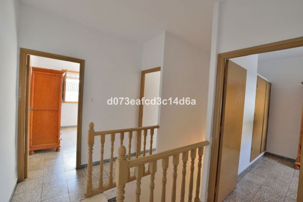3 Bed Townhouse for sale in Ronda Costa Del Sol, Málaga, Spain