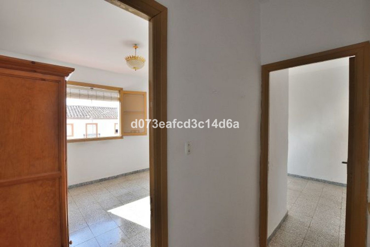 3 Bed Townhouse for sale in Ronda Costa Del Sol, Málaga, Spain