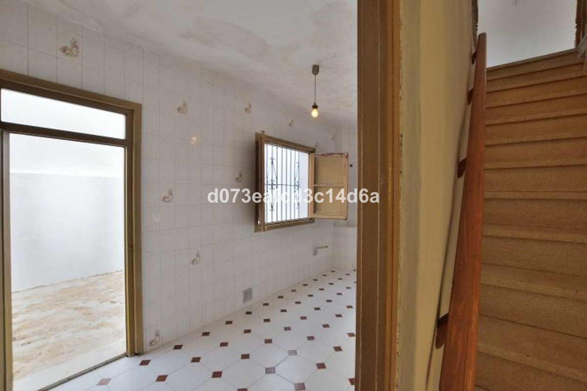 3 Bed Townhouse for sale in Ronda Costa Del Sol, Málaga, Spain
