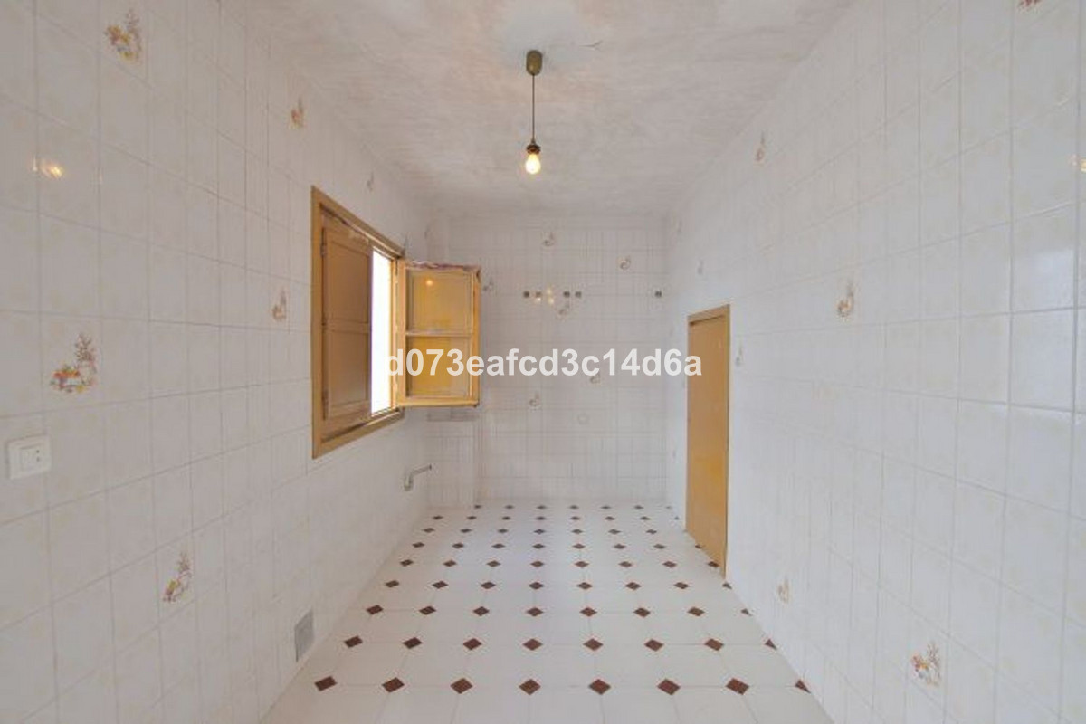 3 Bed Townhouse for sale in Ronda Costa Del Sol, Málaga, Spain