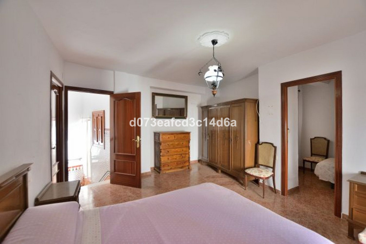 3 Bed Townhouse for sale in Ronda Costa Del Sol, Málaga, Spain