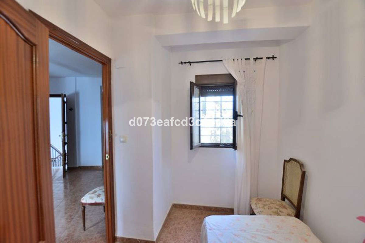 3 Bed Townhouse for sale in Ronda Costa Del Sol, Málaga, Spain