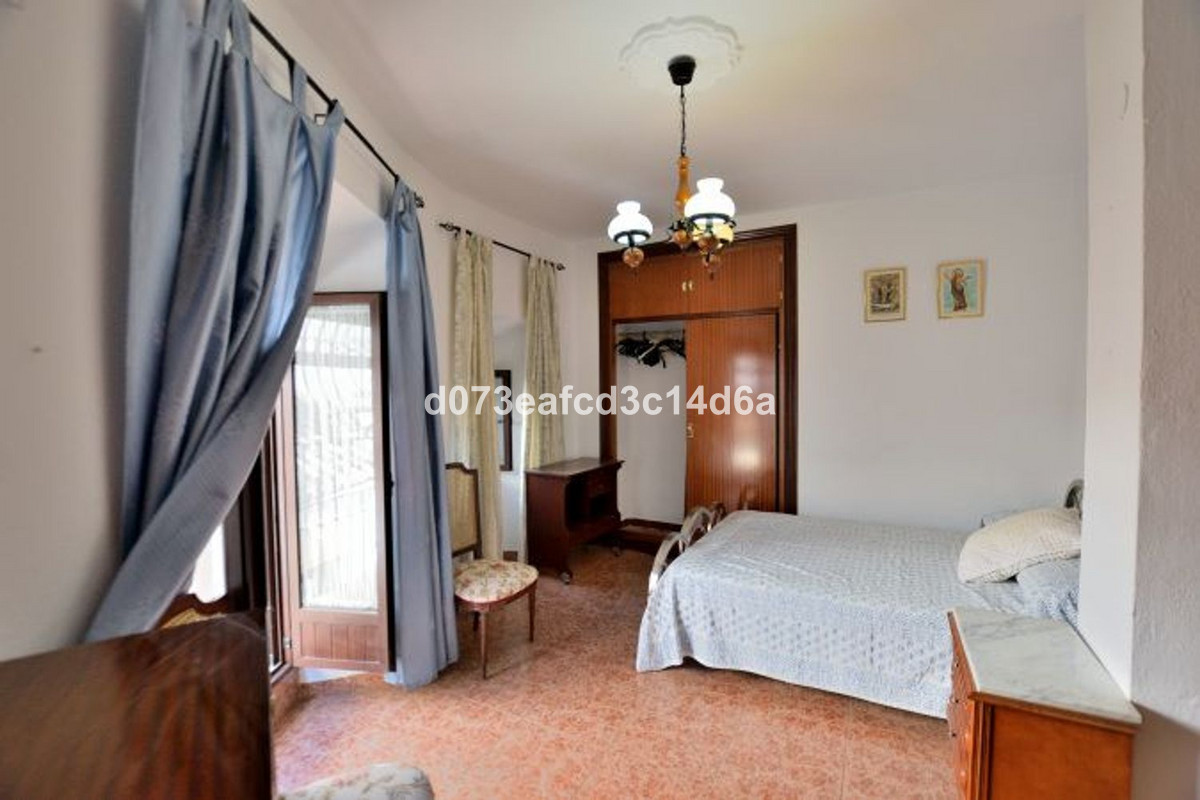 3 Bed Townhouse for sale in Ronda Costa Del Sol, Málaga, Spain