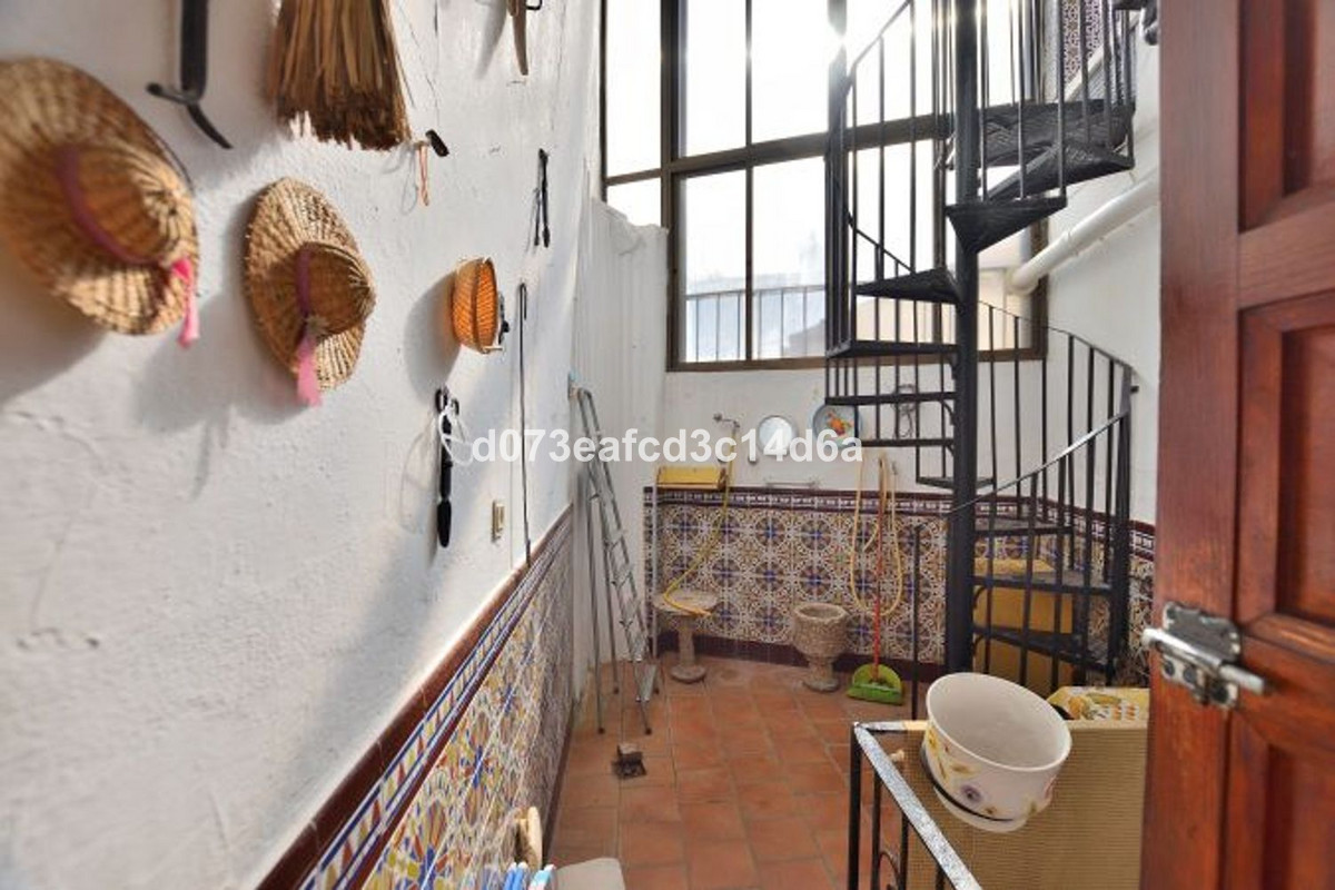 3 Bed Townhouse for sale in Ronda Costa Del Sol, Málaga, Spain