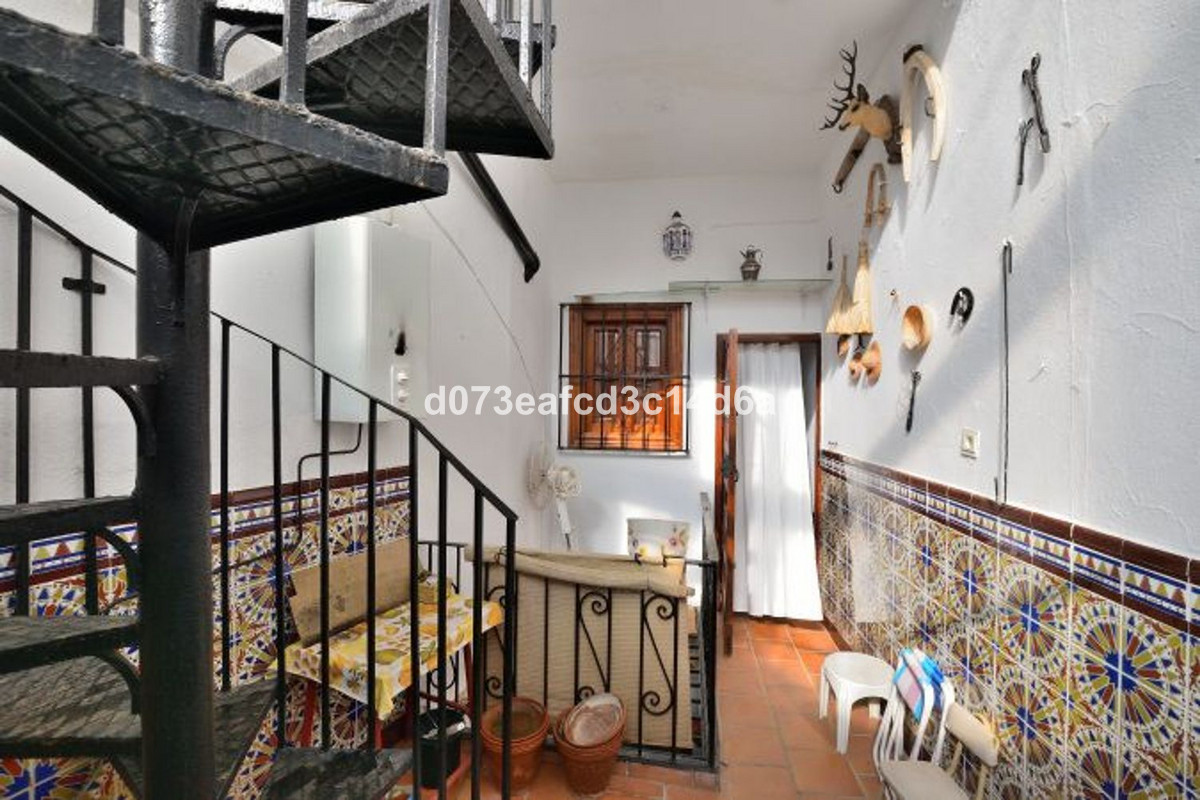 3 Bed Townhouse for sale in Ronda Costa Del Sol, Málaga, Spain