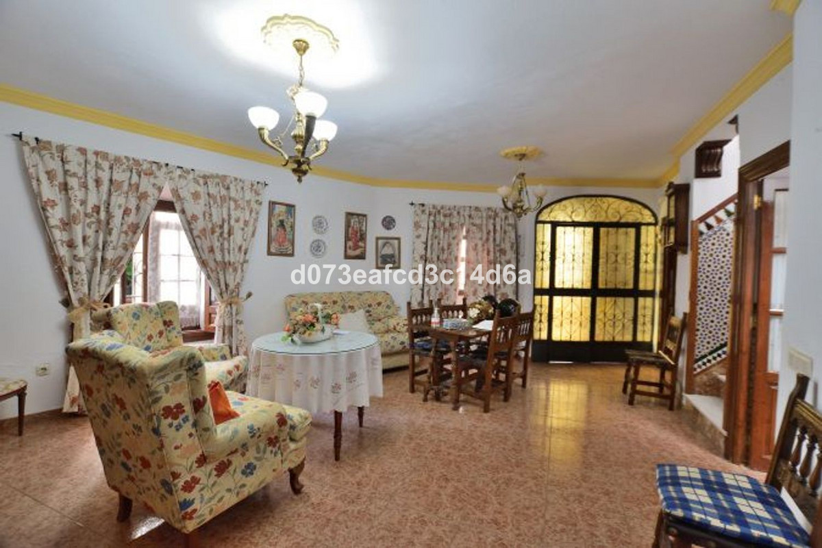 3 Bed Townhouse for sale in Ronda Costa Del Sol, Málaga, Spain
