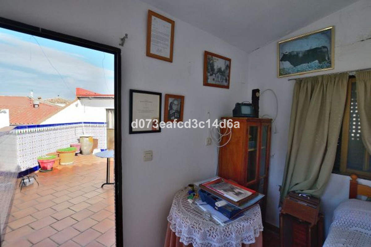 3 Bed Townhouse for sale in Ronda Costa Del Sol, Málaga, Spain