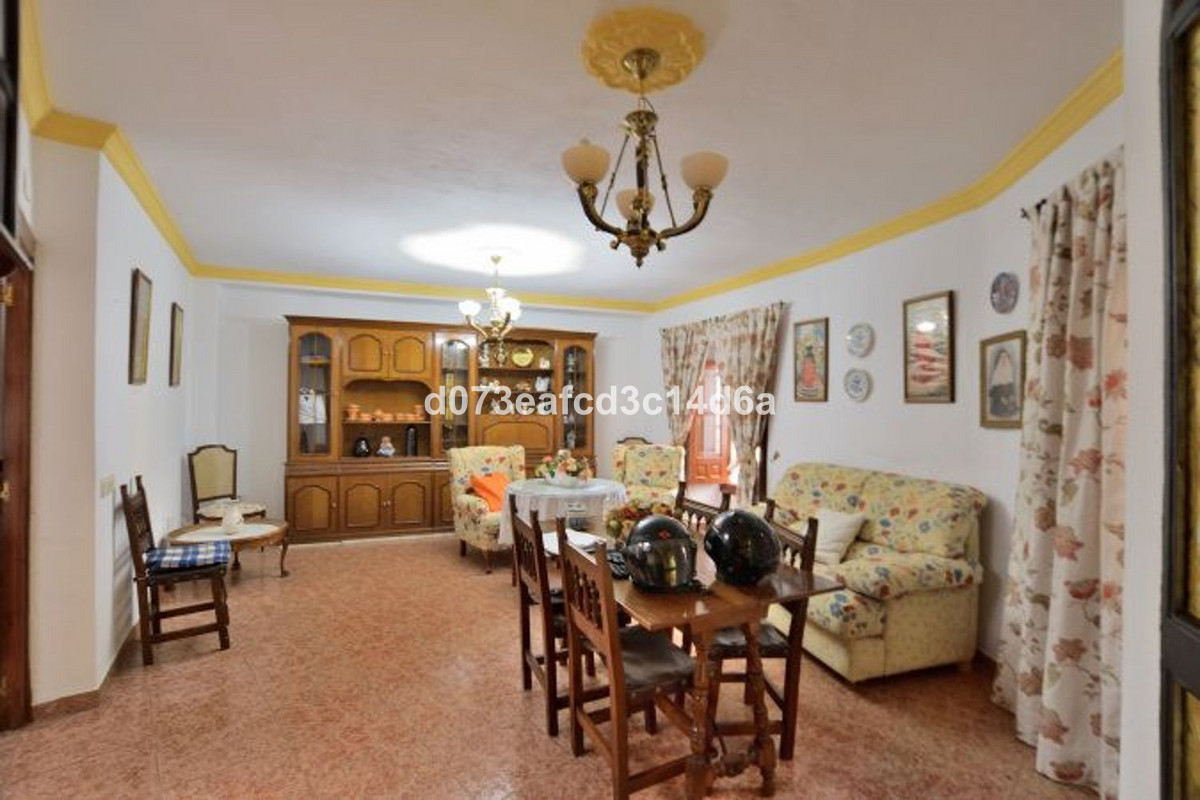 3 Bed Townhouse for sale in Ronda Costa Del Sol, Málaga, Spain