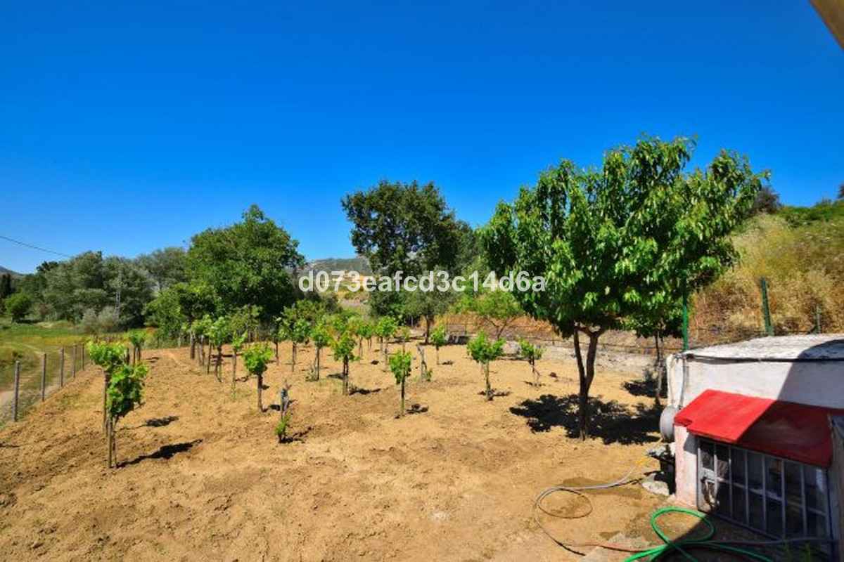 1 Bed Townhouse for sale in Ronda Costa Del Sol, Málaga, Spain