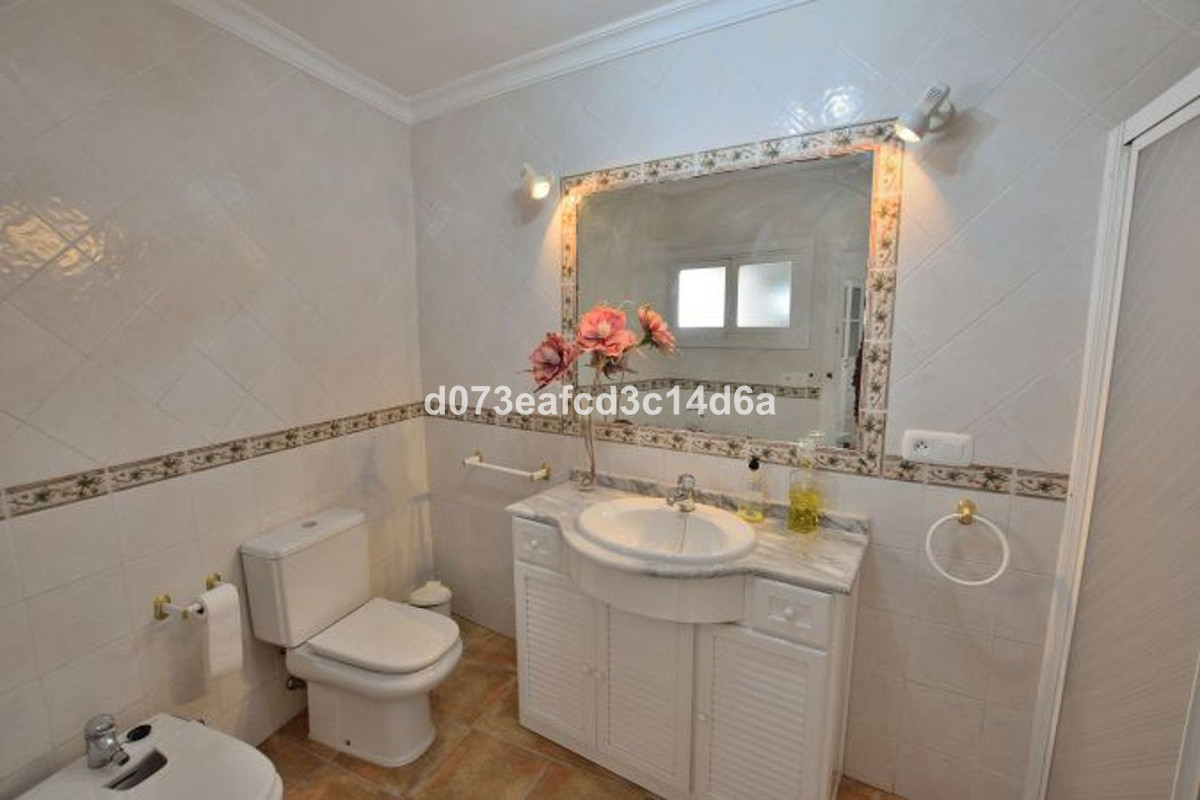 6 Bed Townhouse for sale in Montejaque Costa Del Sol, Málaga, Spain