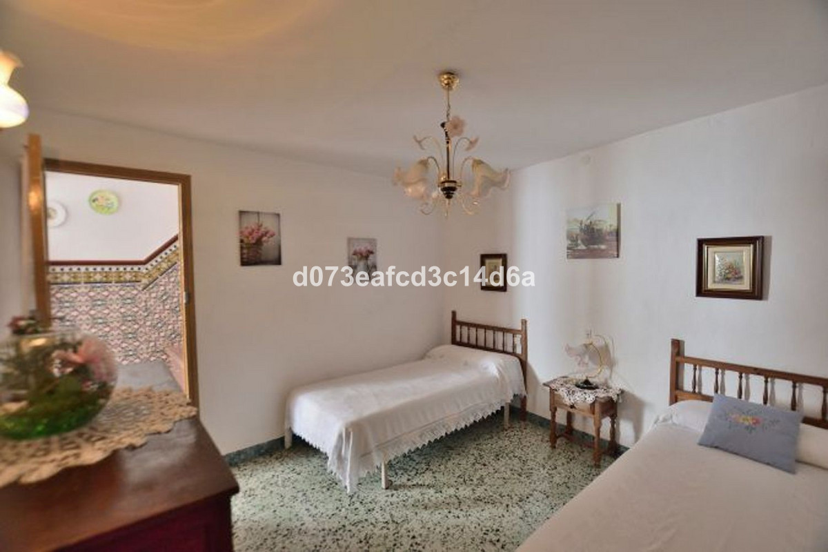 6 Bed Townhouse for sale in Montejaque Costa Del Sol, Málaga, Spain