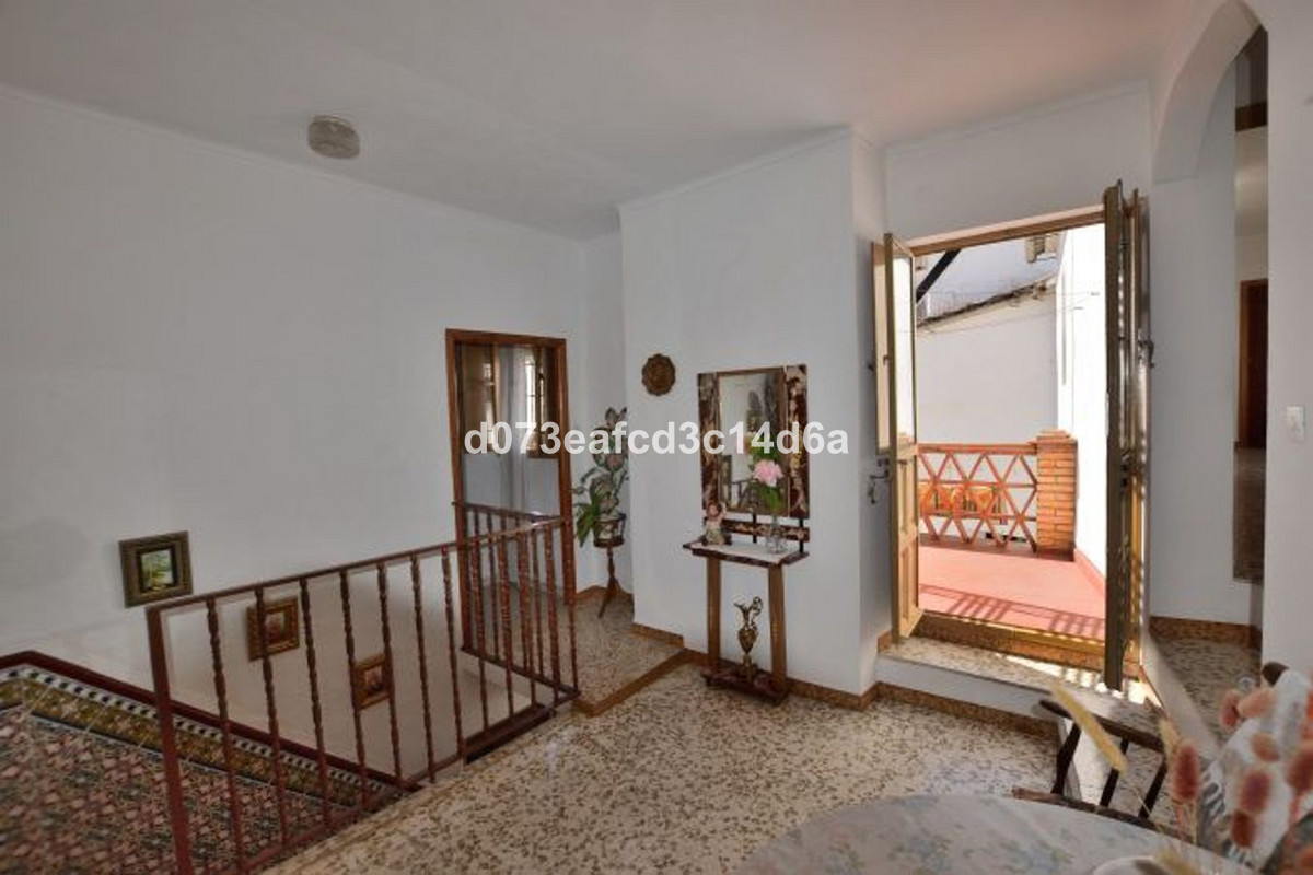 6 Bed Townhouse for sale in Montejaque Costa Del Sol, Málaga, Spain