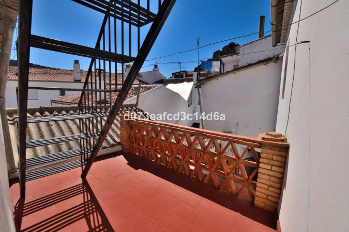 6 Bed Townhouse for sale in Montejaque Costa Del Sol, Málaga, Spain