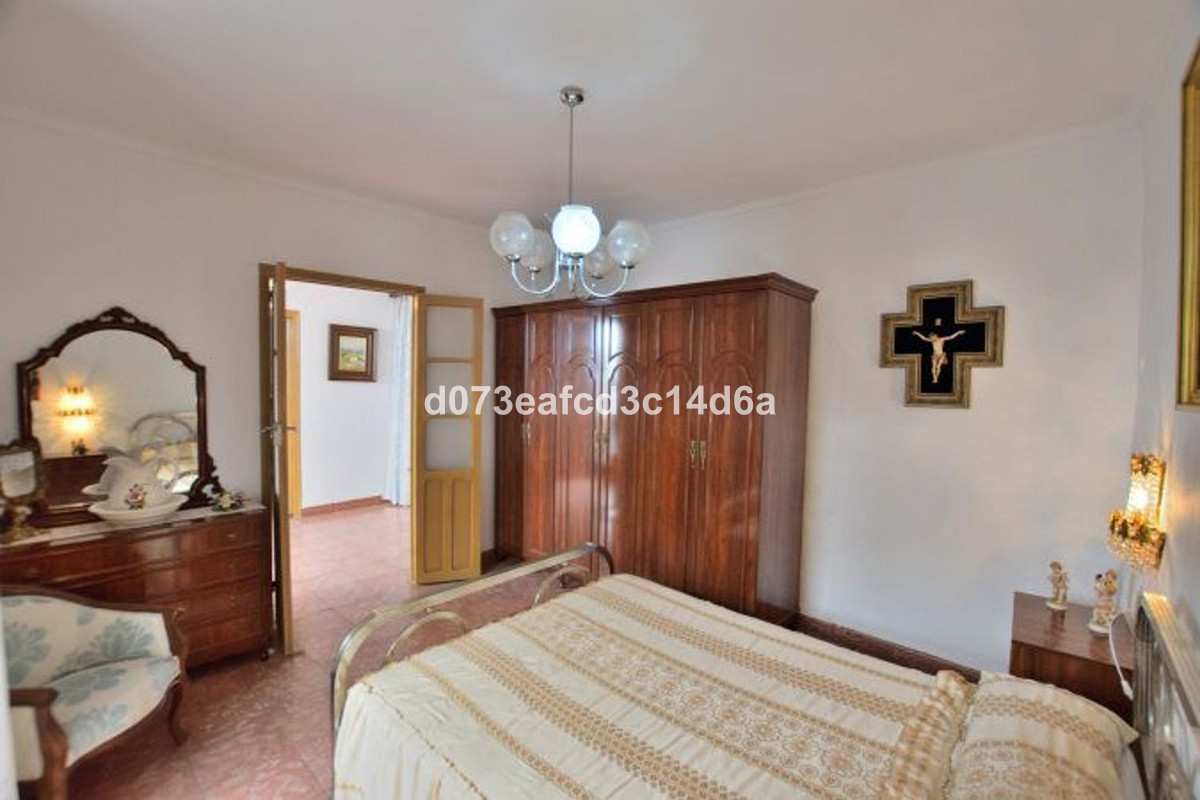 6 Bed Townhouse for sale in Montejaque Costa Del Sol, Málaga, Spain