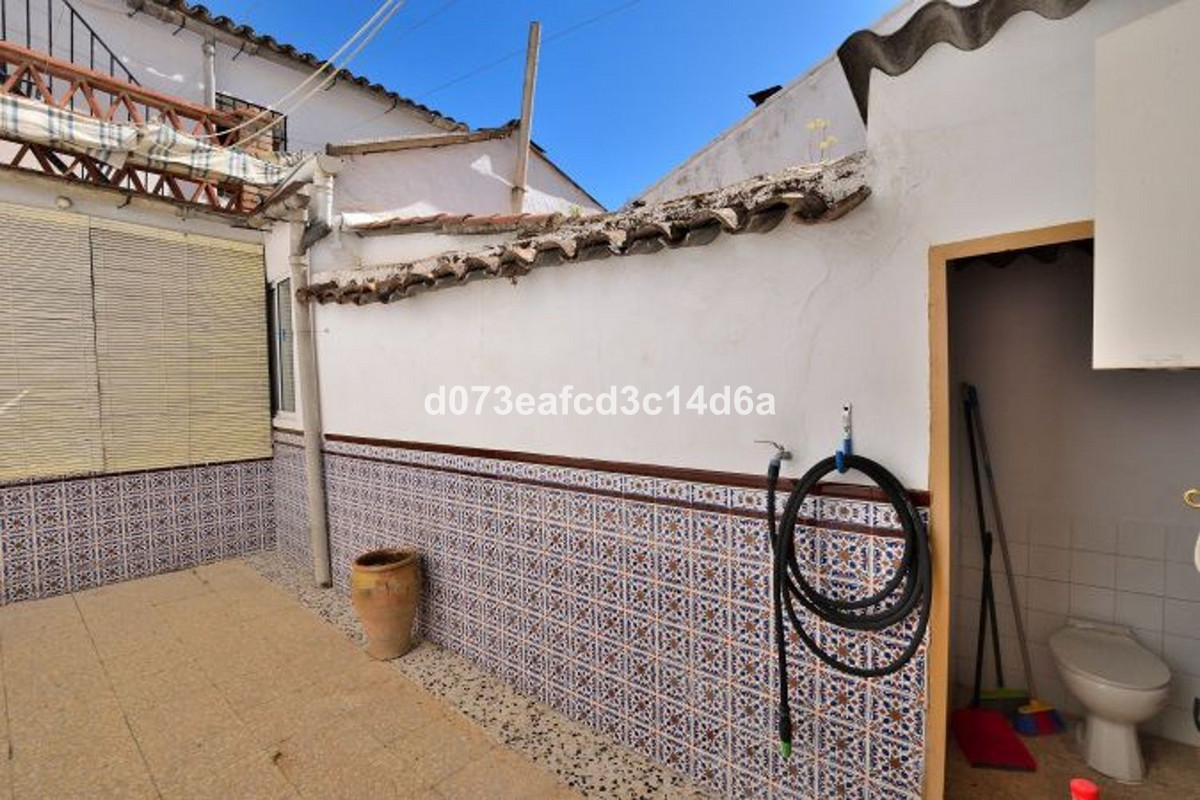 6 Bed Townhouse for sale in Montejaque Costa Del Sol, Málaga, Spain