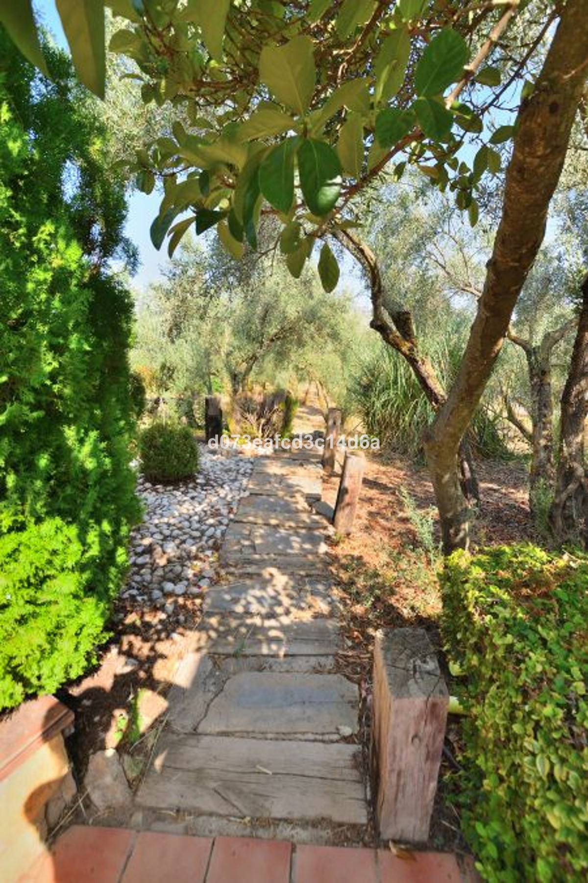 5 Bed Townhouse for sale in Arriate Costa Del Sol, Málaga, Spain