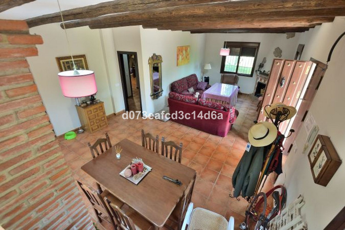 5 Bed Townhouse for sale in Arriate Costa Del Sol, Málaga, Spain