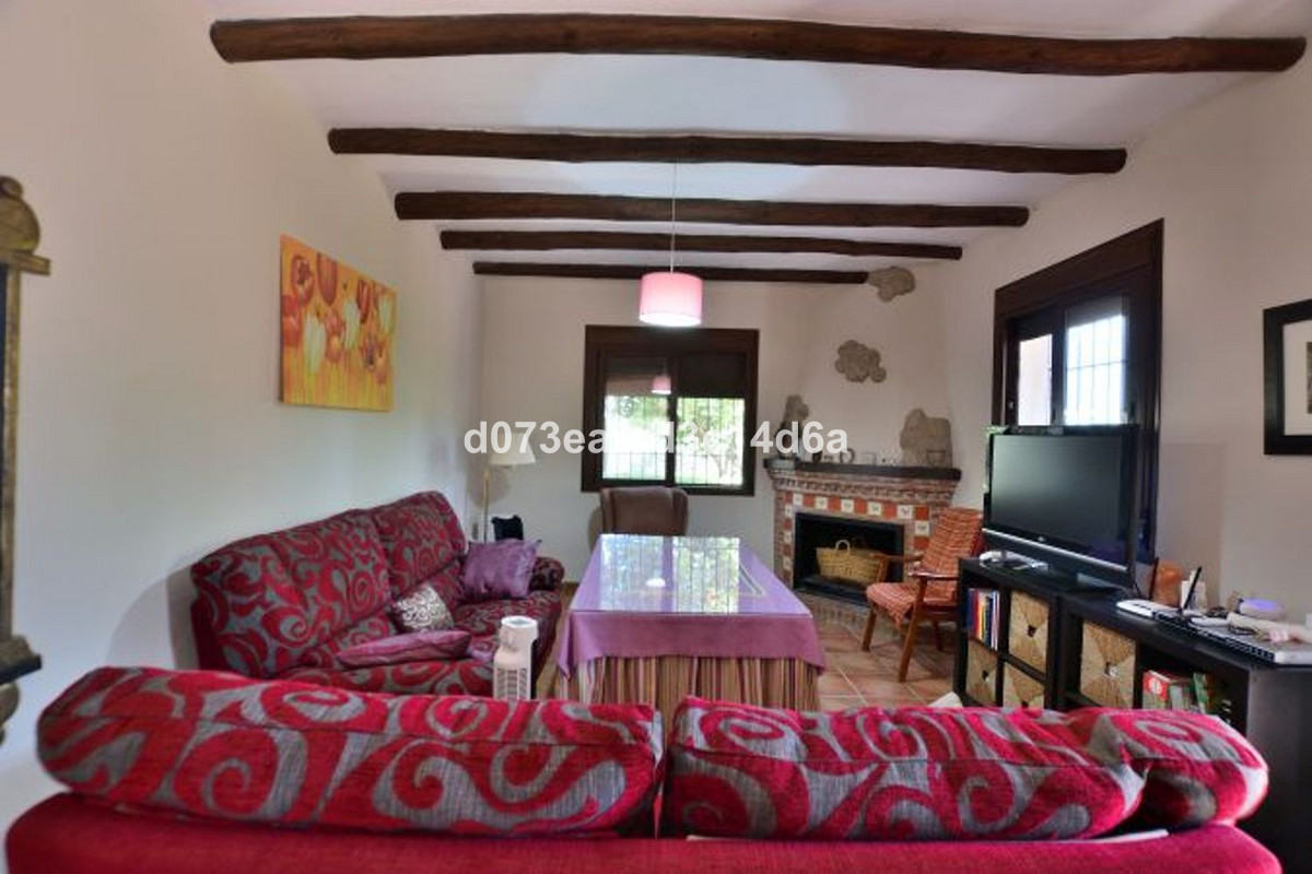 5 Bed Townhouse for sale in Arriate Costa Del Sol, Málaga, Spain