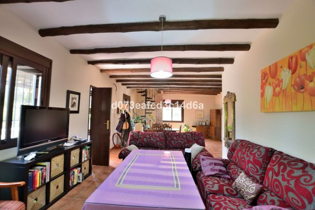 5 Bed Townhouse for sale in Arriate Costa Del Sol, Málaga, Spain