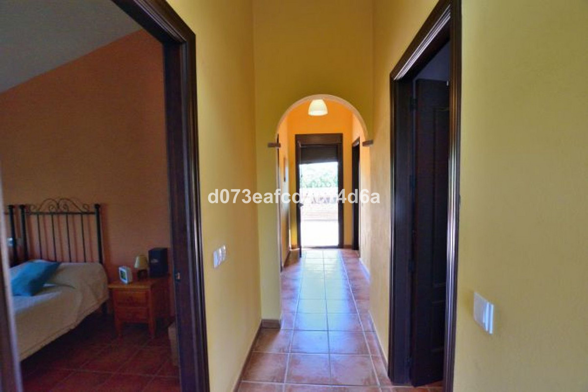5 Bed Townhouse for sale in Arriate Costa Del Sol, Málaga, Spain