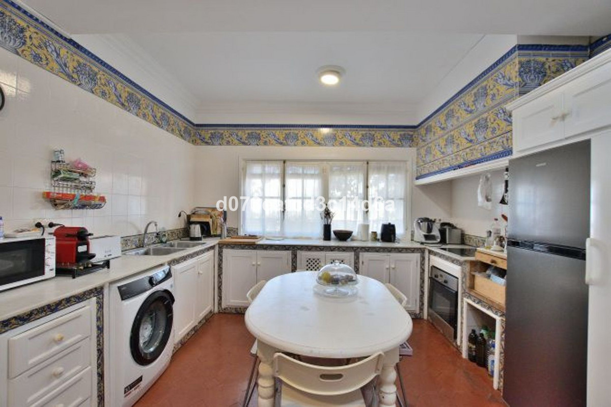 4 Bed Townhouse for sale in Ronda Costa Del Sol, Málaga, Spain