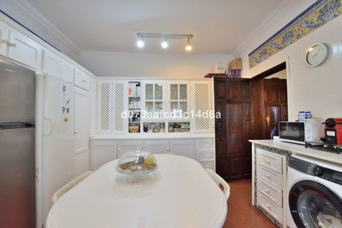 4 Bed Townhouse for sale in Ronda Costa Del Sol, Málaga, Spain