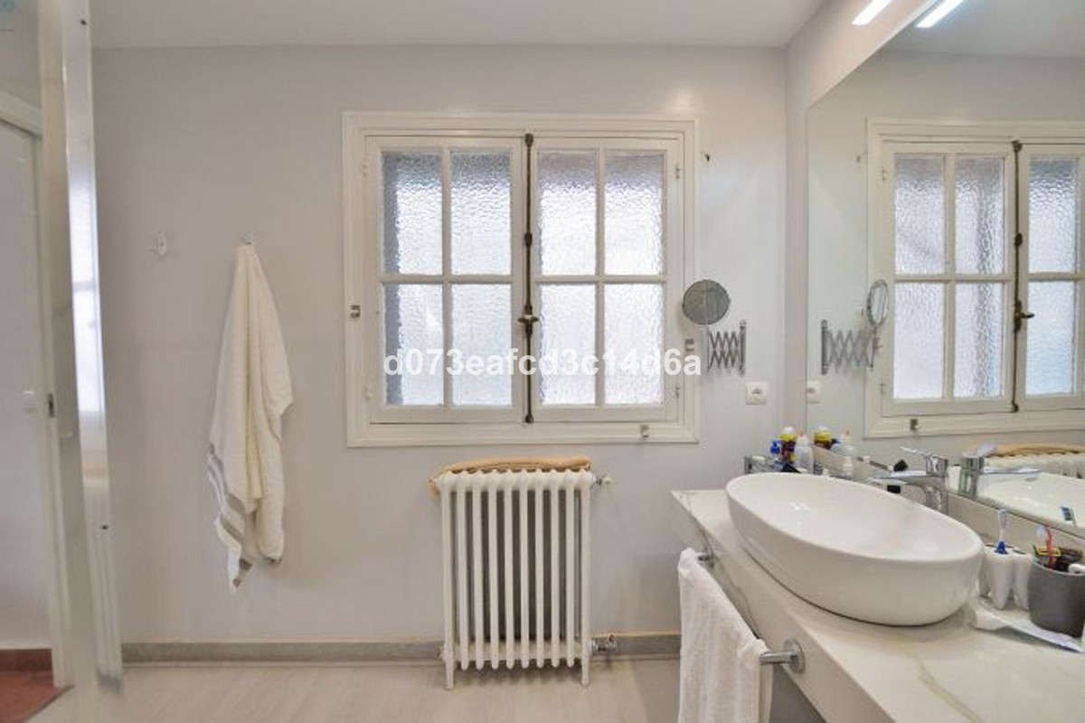 4 Bed Townhouse for sale in Ronda Costa Del Sol, Málaga, Spain